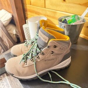 Columbia Women’s hiking boots